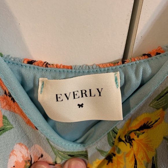 Everly ruffled floral sundress size Small - Picture 3 of 7